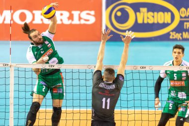 Thessaloniki, Yunanistan - 5 Aralık 2018: Takım oyuncuları arasında Paok rakip Paok spor salonu Indykpol Azs Olsztyn Cev voleybol Kupası oyun sırasında eylem.