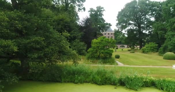 Vue aérienne du château d'Amerongen (en néerlandais : Kasteel Amerongen) est un château médiéval, Pays-Bas .
