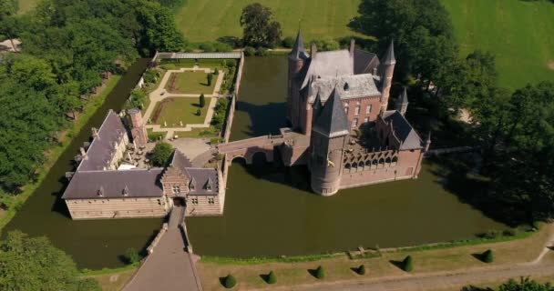 Heeswijk 城堡的鸟图 荷兰语 Kasteel Heeswijk 是一座中世纪城堡 — 图库视频影像