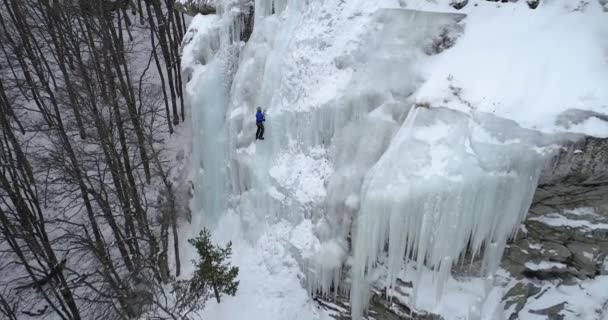 Ice Climbing North Greece Man Climbing Frozen Waterfall — Stock Video
