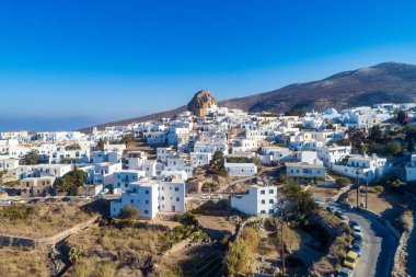 Amorgos Adası-havadan görünümü Chora köyü. Yunanistan, yan