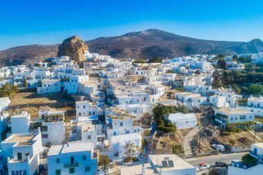 Amorgos Adası-havadan görünümü Chora köyü. Yunanistan, yan