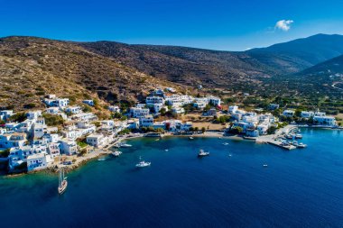 Katapola Köyü, hava görünümünü Amorgos Island, Cyclades, Ege, Yunanistan