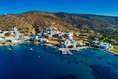 Katapola Köyü, hava görünümünü Amorgos Island, Cyclades, Ege, Yunanistan