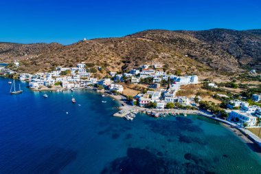 Katapola Köyü, hava görünümünü Amorgos Island, Cyclades, Ege, Yunanistan