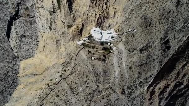 Vista Aérea Mosteiro Panagia Hozovitissa Ilha Amorgos — Vídeo de Stock