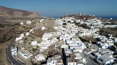 Amorgos Adası-havadan görünümü Chora köyü. Yunanistan, yan
