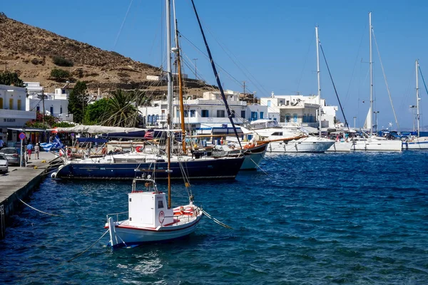 Amorgos Görögország Július 2018 Hagyományos Halászhajók Katapola Port Amorgos Sziget — Stock Fotó