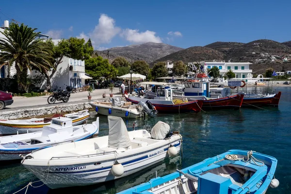 Amorgos Görögország Július 2018 Hagyományos Halászhajók Katapola Port Amorgos Sziget — Stock Fotó