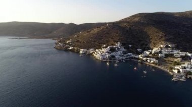 Katapola Köyü, hava görünümünü Amorgos Island, Cyclades, Ege, Yunanistan