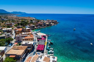 Laconia, Gerolimenas hava görünümünü Mani en güzel yerleşmeleri ile küçük bir doğal liman biridir. Peloponnese, Yunanistan