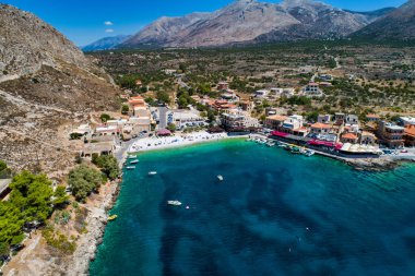 Laconia, Gerolimenas hava görünümünü Mani en güzel yerleşmeleri ile küçük bir doğal liman biridir. Peloponnese, Yunanistan
