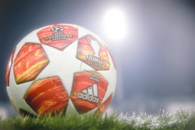 Thessaloniki, Yunanistan - 19 Şubat 2019: Resmi Şampiyonlar Ligi Futbol topu Paok - Tottenham Toumba Stadyumu'nda arasında ikinci turu için Uefa Gençlik Ligi maç daha önce