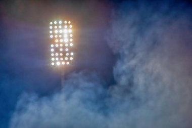 stadyum ışıkları ve duman