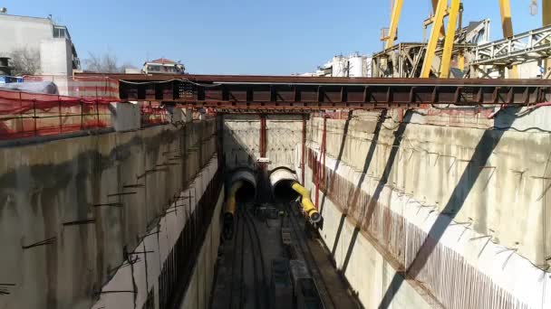 テッサロニキ ギリシャ 2018 アンテナ工事地下の鉄道の上を飛んでテッサロニキに建てられた製造されたが — ストック動画