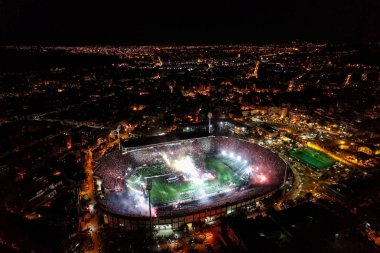 Paok taraftarları yla dolu Toumba Stadyumu'nun havadan çekimleri kutladı