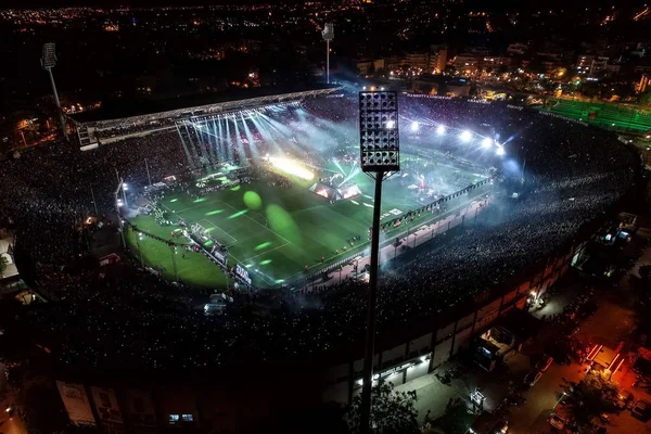 图姆巴体育场的空中拍摄充满了PaokCelebrat的球迷 — 图库照片