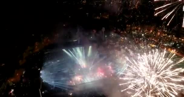 希腊塞萨洛尼基 2019年4月21日 在庆祝希腊超级联赛冠军的庆祝仪式上 图姆巴体育场的空中拍摄 里面燃放着充满波克球迷的烟花 — 图库视频影像