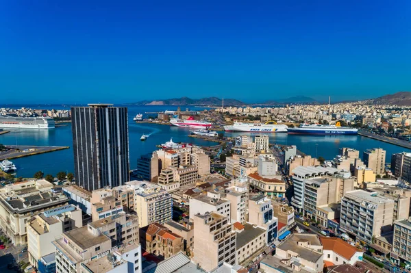 Foto panorámica del dron aéreo del Pireo y el famoso puerto en d — Foto de Stock