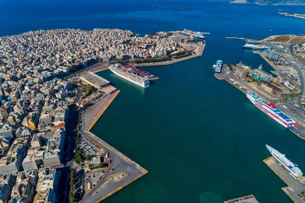 Foto panorámica del dron aéreo del Pireo y el famoso puerto en d — Foto de Stock