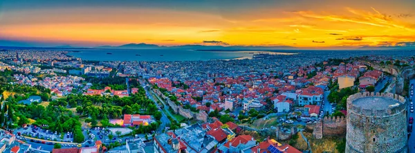 Vista aérea do antigo castelo bizantino na cidade de Tessalon — Fotografia de Stock