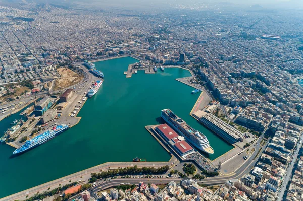 Aerial drone panoramische foto van Piraeus en de beroemde haven in d — Stockfoto