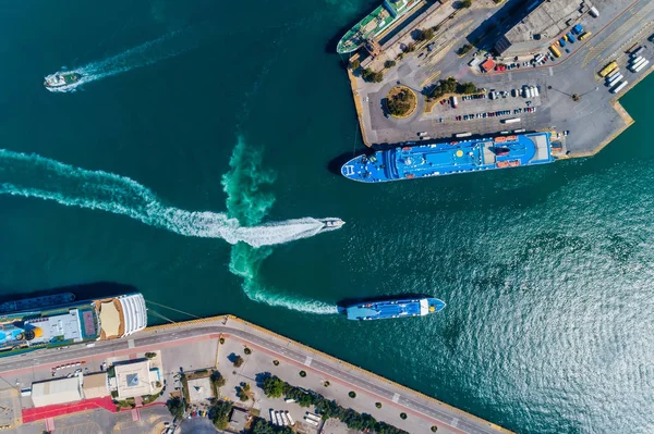 Foto panorámica del dron aéreo del Pireo y el famoso puerto en d —  Fotos de Stock