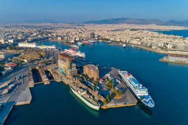 Pire ve d ünlü liman havadan drone panoramik fotoğraf