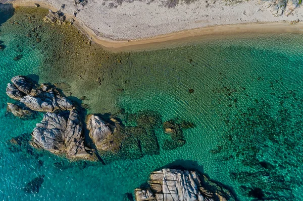 Vista de cerca de la playa de Fava en Chalkidiki, Grecia. Fotografía aérea — Foto de Stock