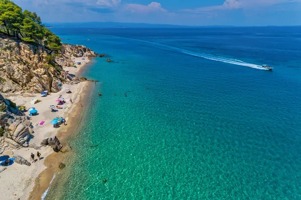 Widok na plażę Fava na półwyspie Chalkidiki, Grecja. Fotografia lotnicza. — Zdjęcie stockowe