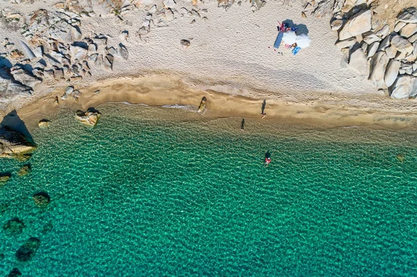 Vista de cerca de la playa de Fava en Chalkidiki, Grecia. Fotografía aérea — Foto de Stock