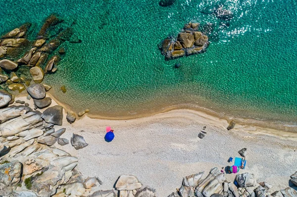 Vista superior de la playa de Fava en Chalkidiki, Grecia. Fotografía aérea — Foto de Stock