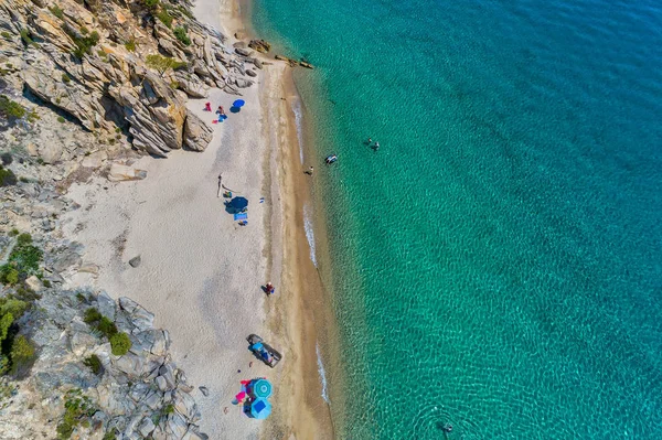 Κορυφαία θέα της παραλίας φάβα στη Χαλκιδική, Ελλάδα. Αεροφωτογράφηση — Φωτογραφία Αρχείου