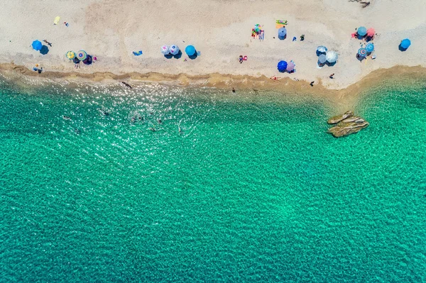 Topputsikt över Fava Beach i Chalkidiki, Grekland. Flygfotografering — Stockfoto