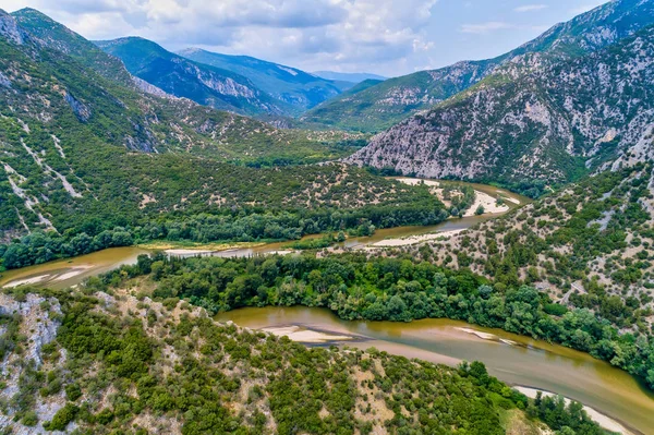 Letecký pohled na řeku Nestos v Xanthi, Řecko. — Stock fotografie