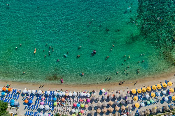 Aerial View of the Aliki Beach with colorful umbrellas, at Thass — Stock Photo, Image