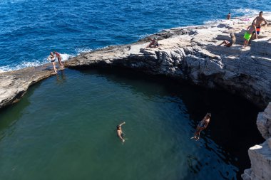 Giola, Yunanistan'ın Thassos adasında doğal bir havuzdur.
