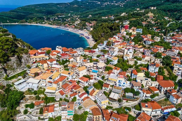 Aerial cityscape view of the coastal city of Parga, Greece durin — Stock Photo, Image