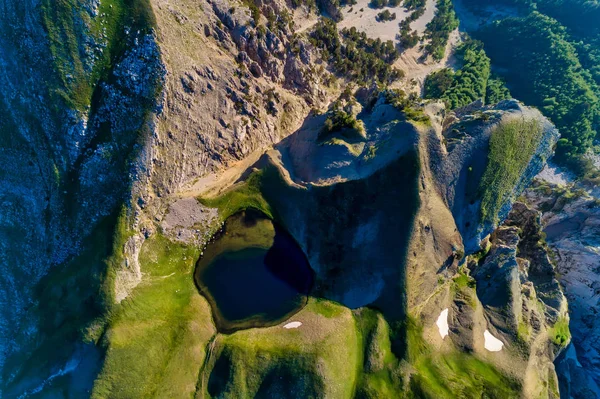 Drakolimni z Tymfi. Jezero se nachází v nadmořské výšce 20 m AB — Stock fotografie