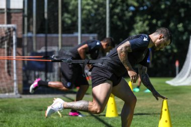 Paok oyuncularının ve futbol antrenman ekipmanlarının kapatılması sırasında 