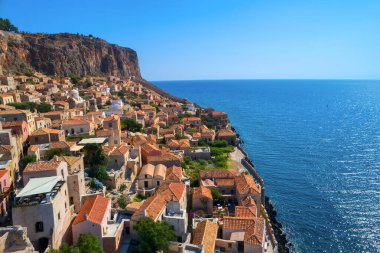 Mora 'nın Lakonia kentindeki eski Monemvasia kentinin havadan görünüşü