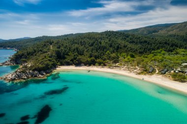 Yunanistan 'ın Chalkidiki kentindeki Sithonia yarımadasındaki Ermenilerin hava manzarası