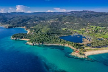 Yunanistan 'ın Chalkidiki kentindeki Sithonia yarımadasının hava manzarası