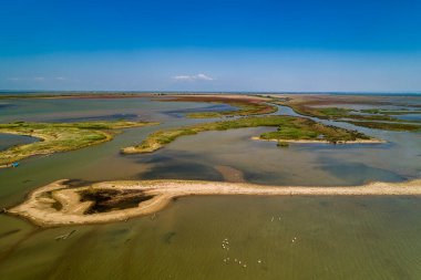 Yunanistan 'ın kuzeyindeki Axios Nehri deltasının hava görüntüsü