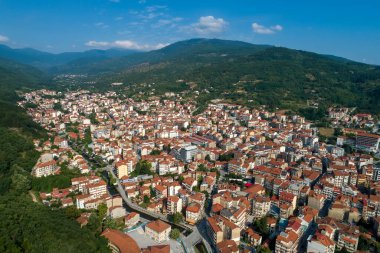 Yunanistan 'ın kuzeyindeki Florina kentinin hava manzarası.