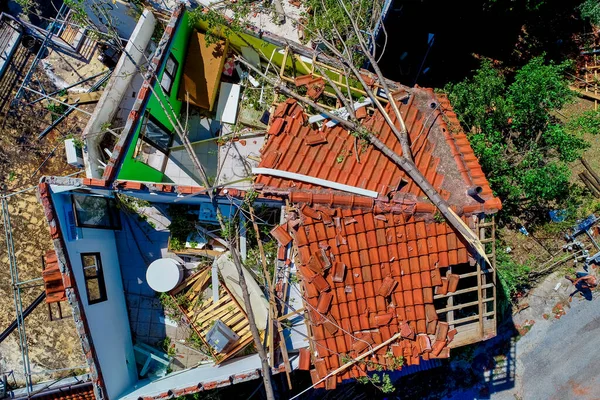 Nea Plagia Chalkidiki Greece 2019 폭풍과 토네이도가 지나간네아 지아의 지붕의 — 스톡 사진