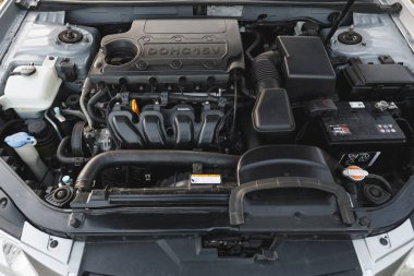 Hyundai Sonata 2008, Gri Renk, Kaputun Altında
