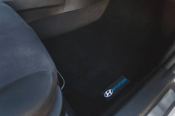 Hyundai Sonata 2008, graue Farbe, Innenraum, Beifahrersitz — Stockfoto