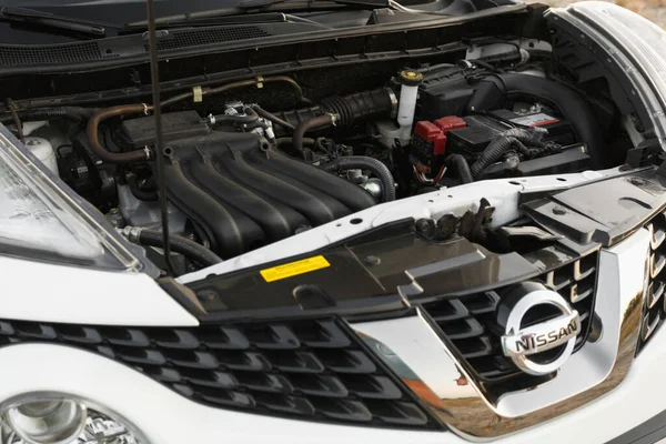 Novoselivka, Dnipropetrovsk bölgesi, Ukrayna - Temmuz 02, 2020: Nissan Juke 2019