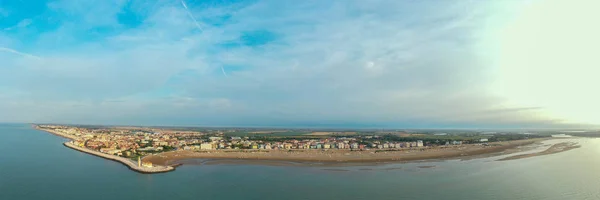 Madonna dell'Angelo Sanctuary ile şehir ve Caorle rıhtım Yaz genel bakış